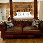 Inn Lymestone Boutique