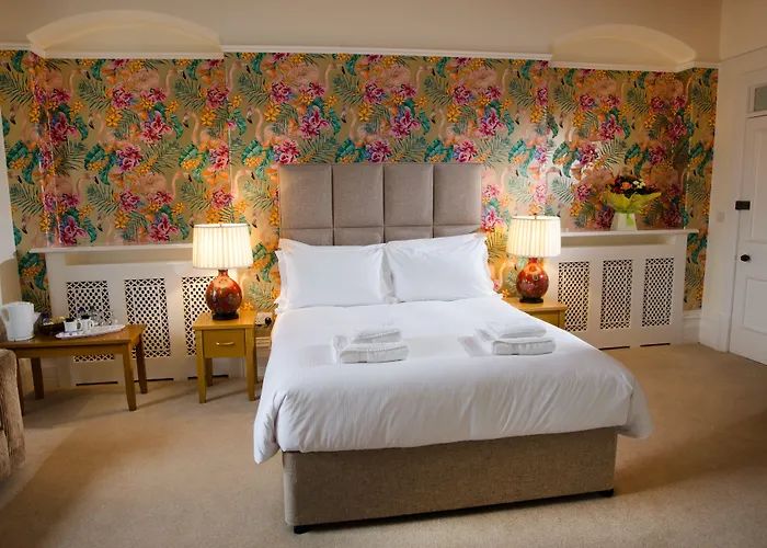 Lymestone Boutique Inn 4*