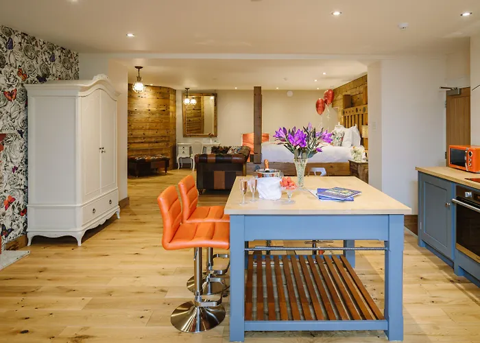 Lymestone Boutique Inn 4*